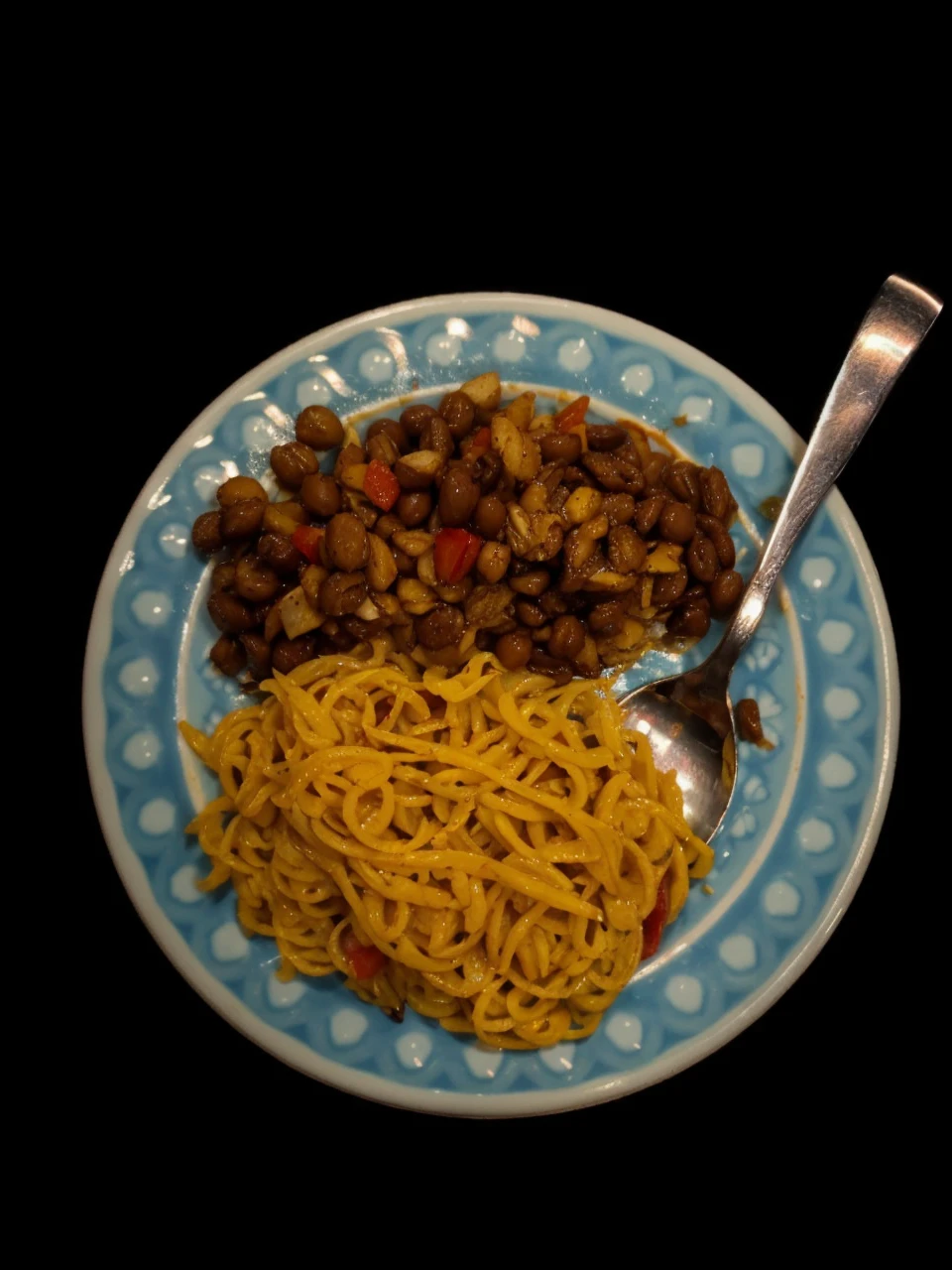 Make it look like a plate of food on a aethetic srt table of a cute cafe