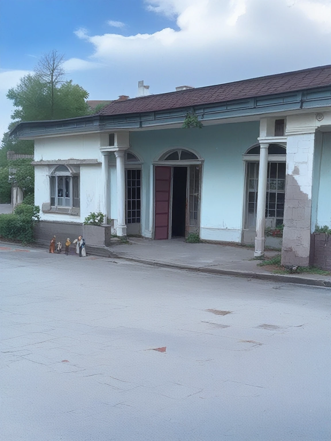 il y a un petit bâtiment bleu avec une porte rouge et une moto garée devant, maison ancienne, vue de face, Bien maintenu, vue extérieure, Vieil immeuble, vue extérieure, face avant view, face avant, vue de face, vue de face, photo prise en 2 0 2 0, maison de village, belle image, maison coloniale en arrière-plan, image centrale, image réelle