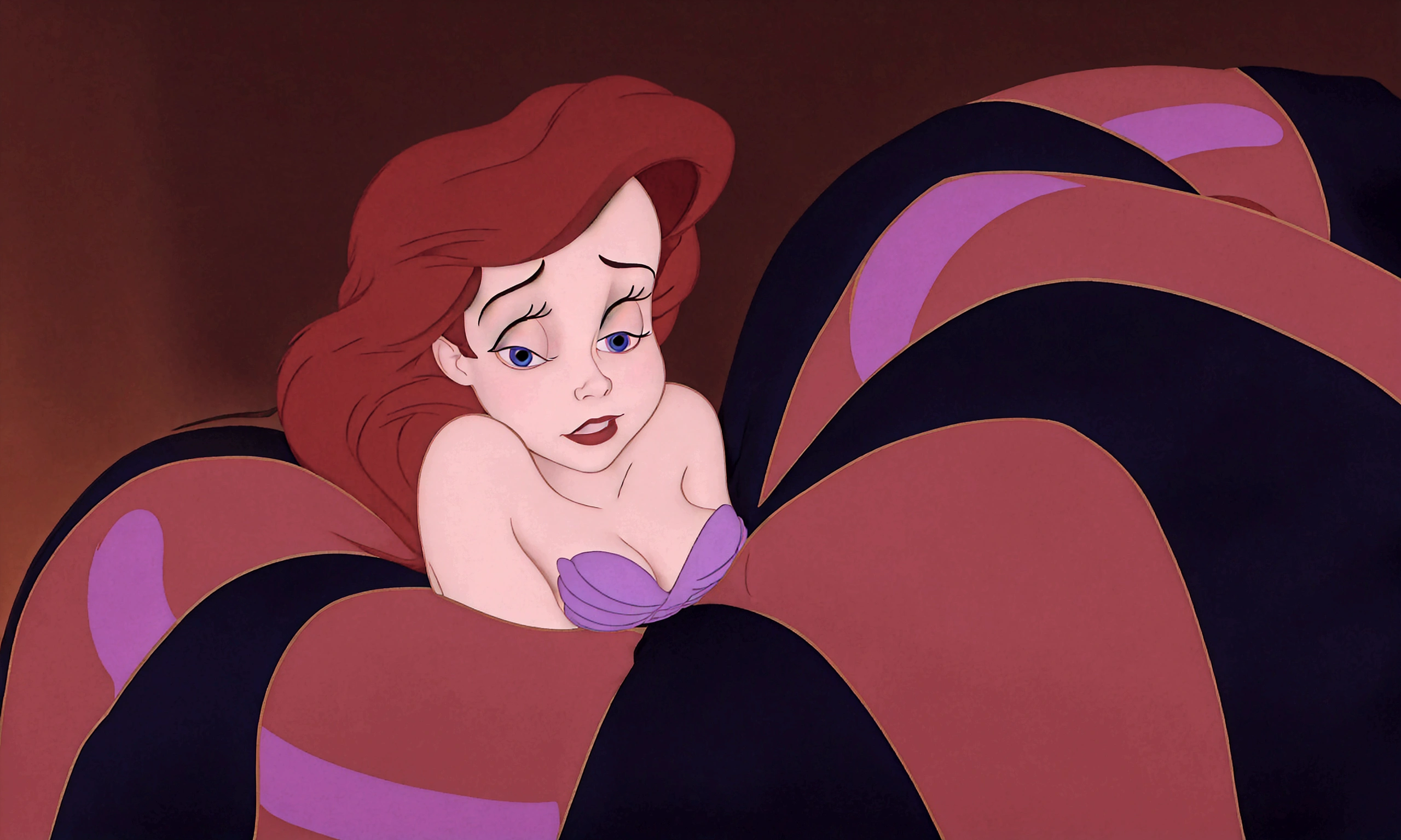 Araffe est allongé sur un lit avec une couverture rouge et noire, ariel the Sirène, the Sirène, Sirène, Princesse Ariel, Ambiance Disney classique, animation disney 2d encore, capture d'écran du film, Megara, jessica lapin, emma watson as jessica lapin, méchante de Disney, mais un regard sévère à son sujet, pose désespérée, taché », la nuit!