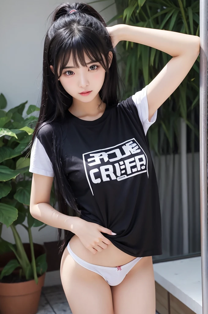 Black Hair、girl、Wearing a T-shirt without underwear、Nipples are erect