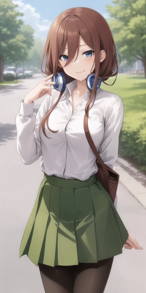 2D, masterpiece, Highest quality, anime, Very detailed, One girl, alone, Cowboy Shot, nakano miku, Brown Hair, Hair between the eyes,Headphones, pantyhose, Collared shirt, Green Skirt, mini skirt, Medium chest, Are standing, School, Outdoor, smile,classroom
