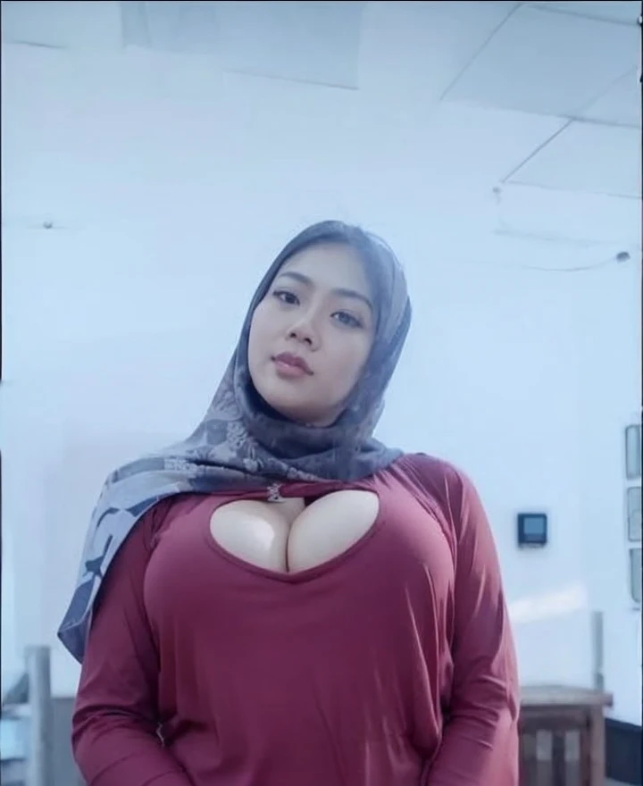 " 2woman, 35 Years Old, Indonesian , Lesbian Scene, Tank Top, big , full body, Curvy body, sharing Passionate hug and eating pussy