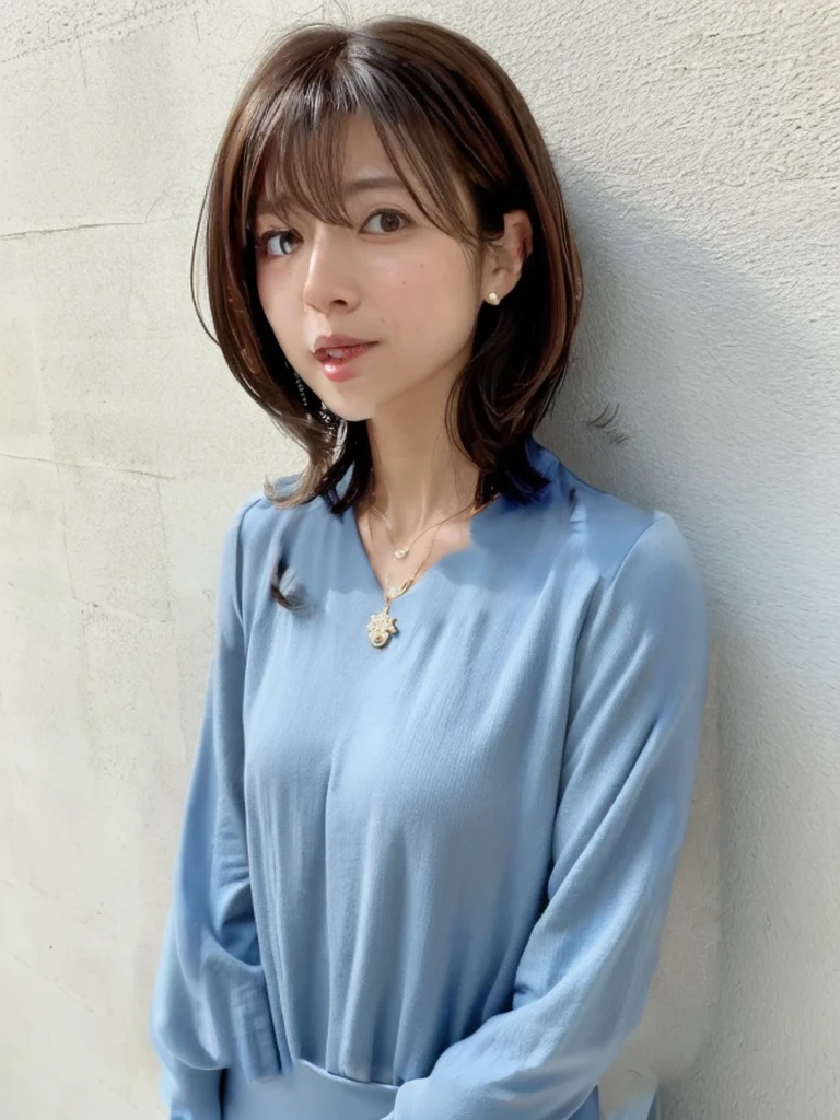 Short Hair、Sexy Outfits