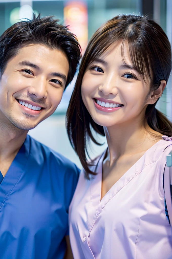 Male dentist and female dental hygienist　２people　A good business partner　日本people　Handsome Men and Beautiful Women　　Upper body close-up　high resolution　high resolution　Highest quality　smile　　Everyone wears black scrubs