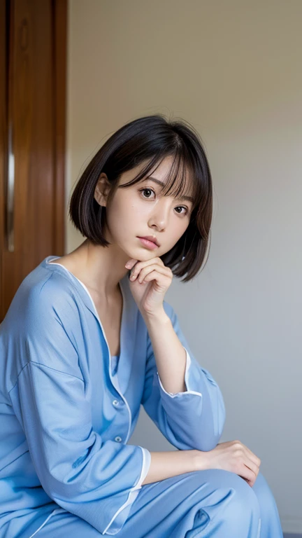 high resolution、Japanese women、Beauty、short hair、Blue pajamas、Small face、Sad face