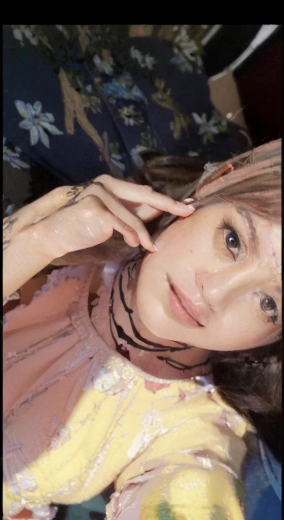 (masterpiece,best quality,ultra-detailed:1.6),illustration,, (solo,1girl,beautiful detailed)sexy , open , natural,Seductive position, hot girl