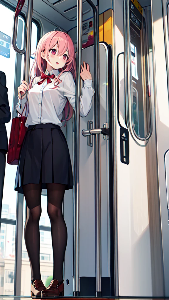 １People Girl、uniform、on the train、Are standing、