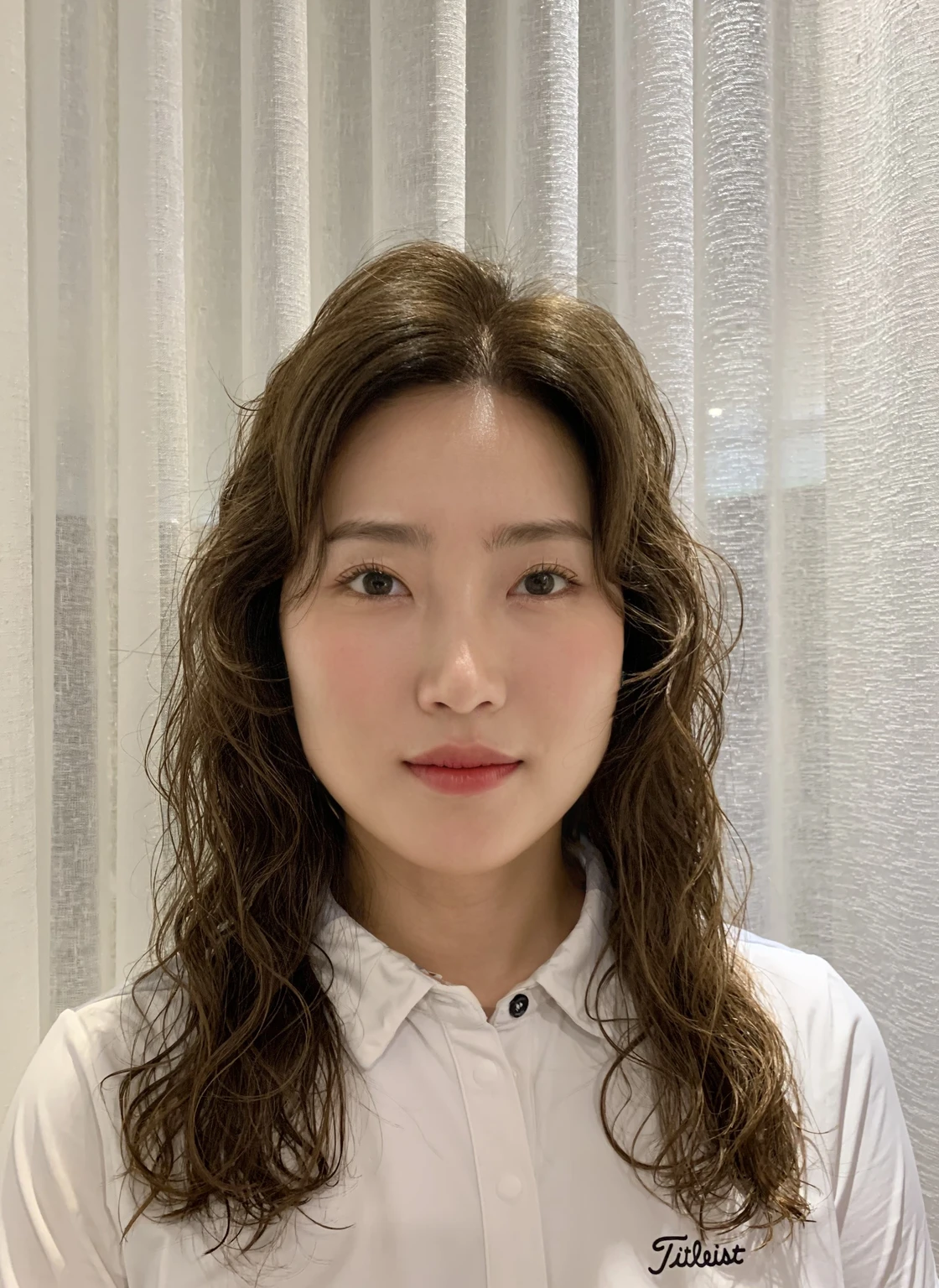 Best Quality, 8k, Masterpiece, (Portrait: 1.3), (photo realistic:1.4), (hyper realistic:1.4), Sharp Focus, looking at viewer, (smoother lighting:1.1), (increase cinematic lighting quality:0.9), realistic lighting, backlighting, light on face, ray trace, (brightening light:1.2), (Increase quality:1.4), sharp detail, (best quality real texture skin:1.4), finely detailed eyes, black_eyes, finely detailed face, 25 year old Korean woman