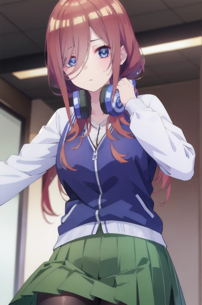 mikunakano, miku nakano, long hair, bangs, blue eyes, brown hair, shirt, hair between eyes, headphones, cardigan, headphones around neck, BREAK skirt, shirt, long sleeves, white shirt, pantyhose, pleated skirt, black pantyhose, green skirt, BREAK indoors, classroom,school, BREAK looking at viewer, BREAK (masterpiece:1.2), best quality, high resolution, unity 8k wallpaper, (illustration:0.8), (beautiful detailed eyes:1.6), extremely detailed face, perfect lighting, extremely detailed CG, (perfect hands, perfect anatomy),