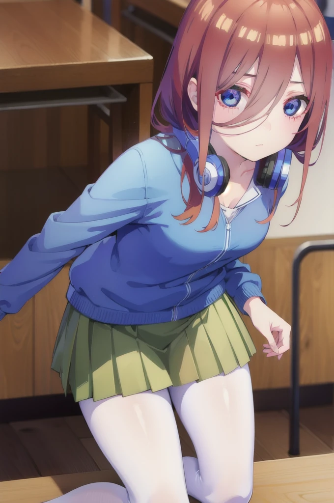 mikunakano, miku nakano, long hair, bangs, blue eyes, brown hair, shirt, hair between eyes, headphones, cardigan, headphones around neck, BREAK skirt, shirt, long sleeves, white shirt, pantyhose, pleated skirt, black pantyhose, green skirt, BREAK indoors, classroom,school, BREAK looking at viewer, BREAK (masterpiece:1.2), best quality, high resolution, unity 8k wallpaper, (illustration:0.8), (beautiful detailed eyes:1.6), extremely detailed face, perfect lighting, extremely detailed CG, (perfect hands, perfect anatomy),