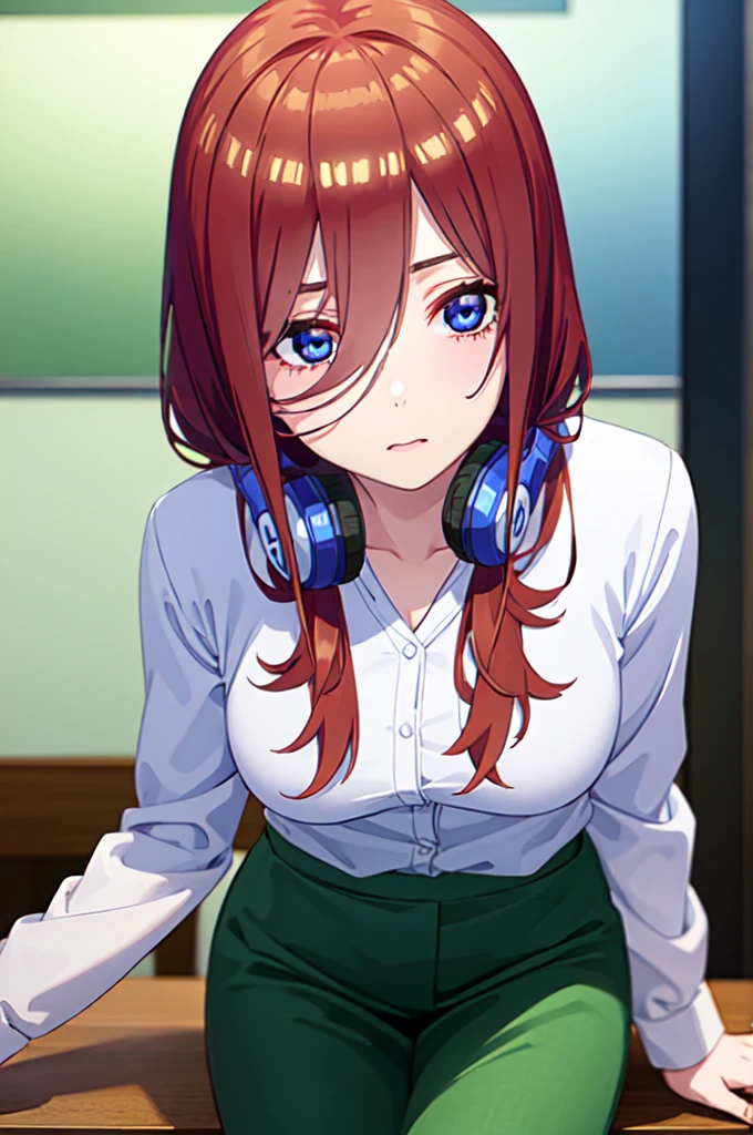 mikunakano, miku nakano, long hair, bangs, blue eyes, brown hair, shirt, hair between eyes, headphones, cardigan, headphones around neck, BREAK skirt, shirt, long sleeves, white shirt, pantyhose, pleated skirt, black pantyhose, green skirt, BREAK indoors, classroom,school, BREAK looking at viewer, BREAK (masterpiece:1.2), best quality, high resolution, unity 8k wallpaper, (illustration:0.8), (beautiful detailed eyes:1.6), extremely detailed face, perfect lighting, extremely detailed CG, (perfect hands, perfect anatomy),