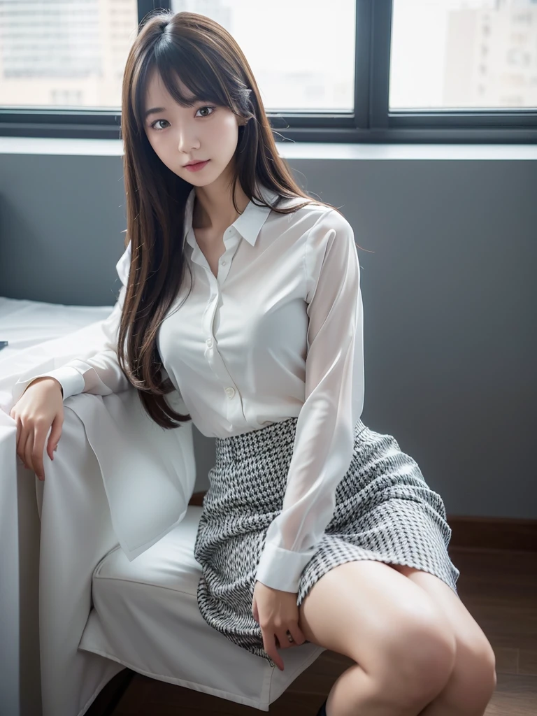 White Office、Mid-length houndstooth skirt 、Sheer blouse、(Highest quality)、((Very detailed))、4K、(8K)、masterpiece、Very detailedな、Highest quality、Super Resolution、1 person、Kind Face、Soft Light、RAW quality、Soft Skin、163cm、30 years old、knees