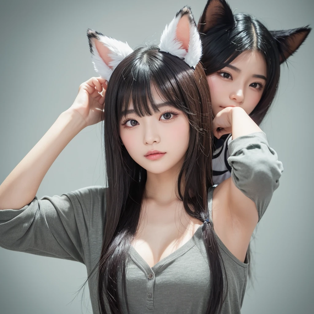 One girl, animal_ear_Fluff, animal_ears, 前hair, just_shoulder, black_hair, blush, chest, cin_ears, Closed_mouth, Eyebrow_appear_Through_hair, green_eye, gray_background, hair_between_eye, Khalil_(Princess_Connecting!), length_hair, Looking_in_Audience, Moderate_chest, Multicolor_hair, shirt, Simple_background, No sleeve, No sleeve_shirt, 一人in, upper_body, white_background, white_shirt,