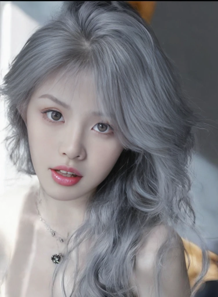 8K high quality，1 woman，Gray hair：1.5