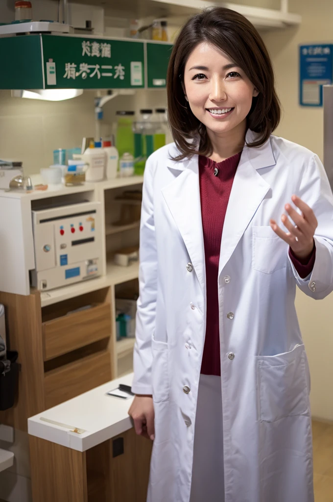 dentist　woman　50th Generation　Wearing a lab coat　Japanese　Visiting the clinic　Treating a patient 