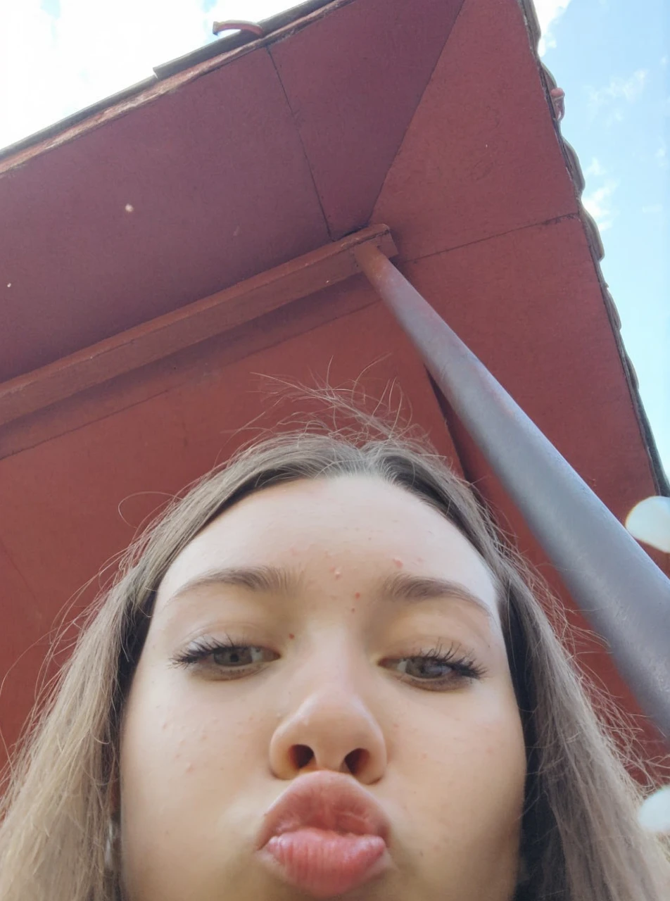 Cum on her face 