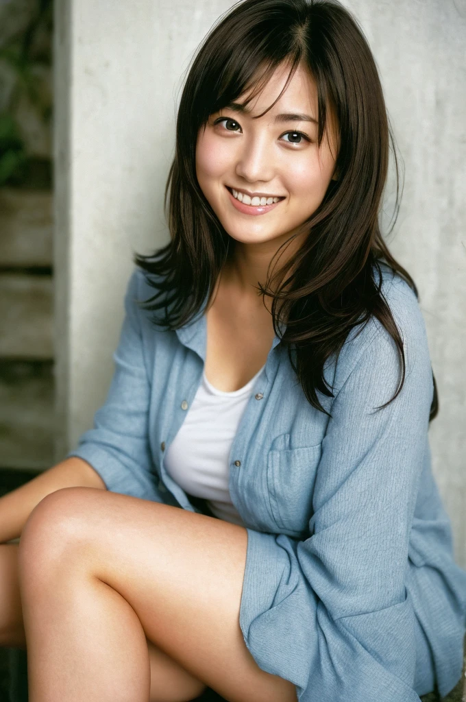 (((One girl,alone))),(Highly realistic photos, High resolution, Detailed face, Beautiful Eyes) Japanese women, 21 years old, Cute face, alone:1, Nice body, Plump figure, Medium chest, ,Hairstyle, Take a photo book,Blade Runner,shirt、Healthy Body,smile,Thighs