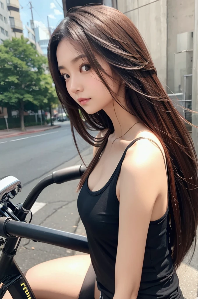 bike　Tank top　long hair　Asymmetrical hairstyle　lure