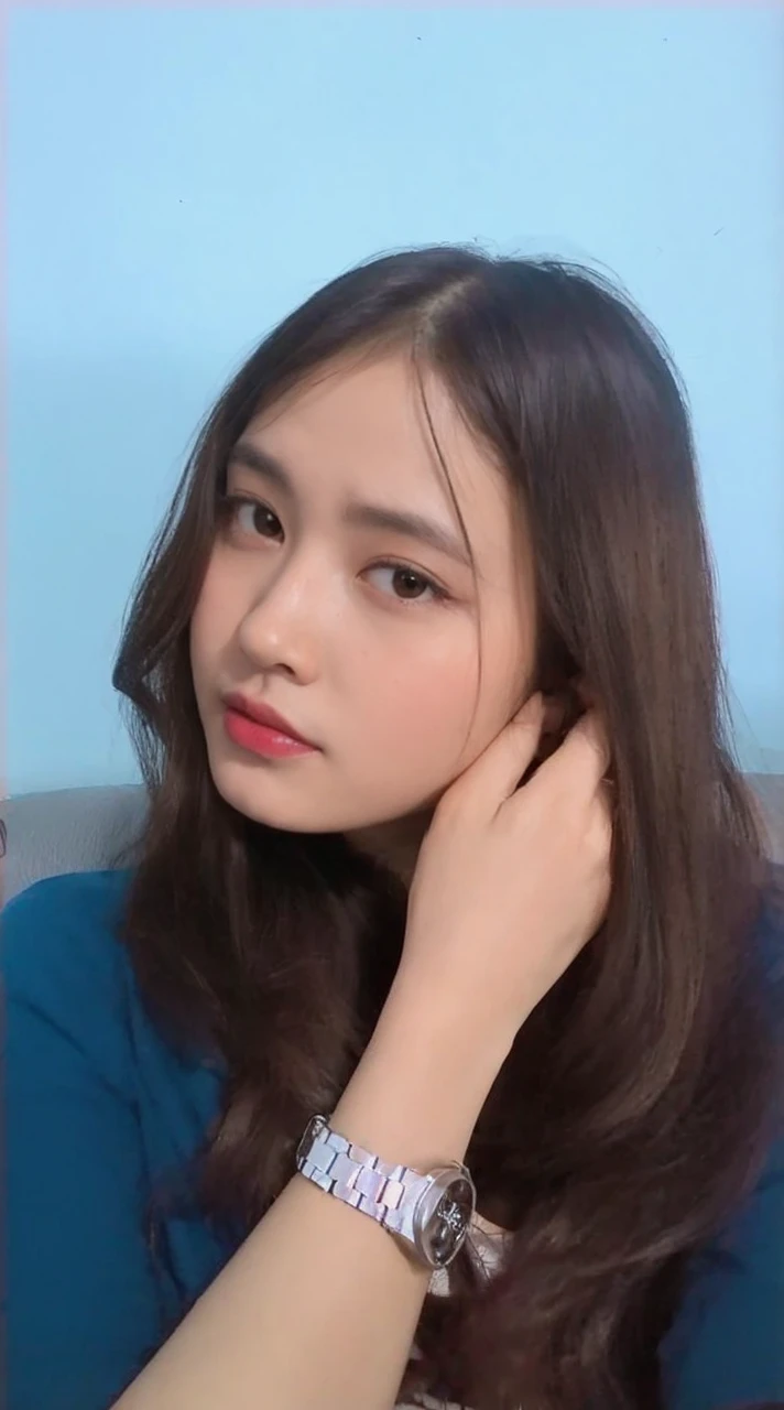 ((Best quality, 8k, Masterpiece :1.3)), ((full body))Sharp focus :1.2, Korean aunt 19 years old ((Messy Bun
brown hair)) .face with make-up. red lipstick. necklace. (Big :1.3). (Full body)
((Tank top black. Short Torn torn)) wide. Do not be shy. Do not hesitate. ((Show me your pussy) front of the camera. Closer. More clearly. in the fitness room_mix4, 20d, solo, photo-realistic:1.37