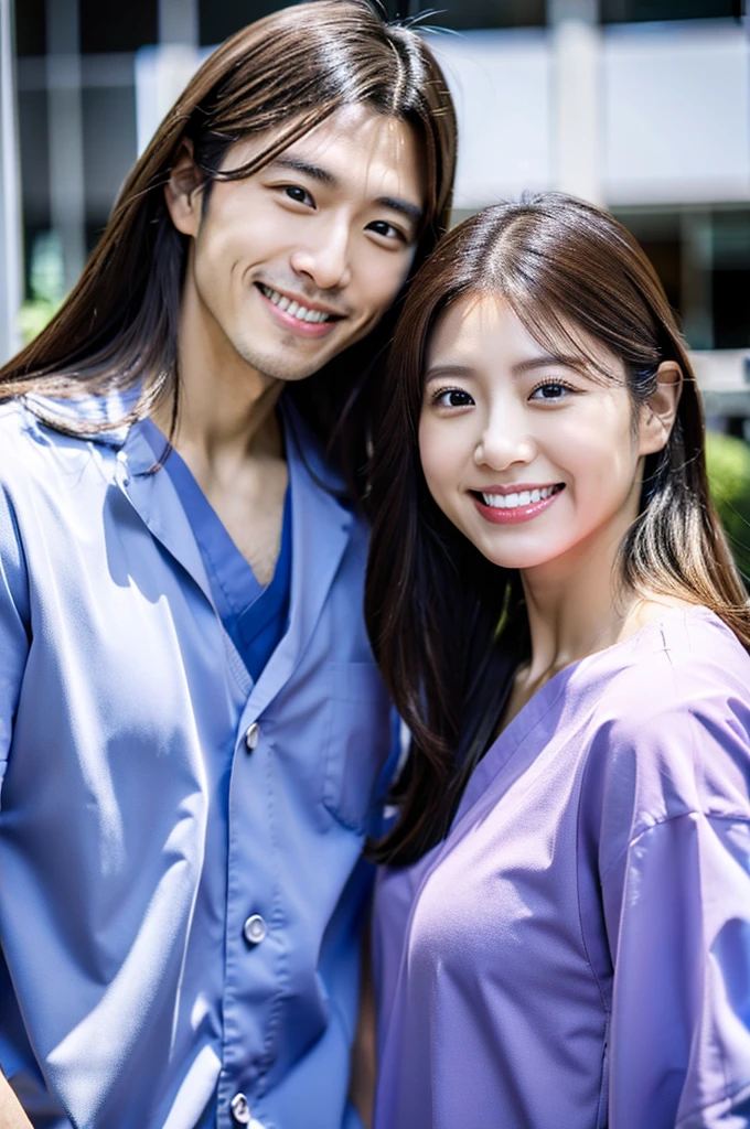 Male dentist and female dental hygienist　２people　A good business partner　日本people　Handsome Men and Beautiful Women　Wearing black scrubs　Upper body close-up　high resolution　high resolution　Highest quality　smile　Shooting outside