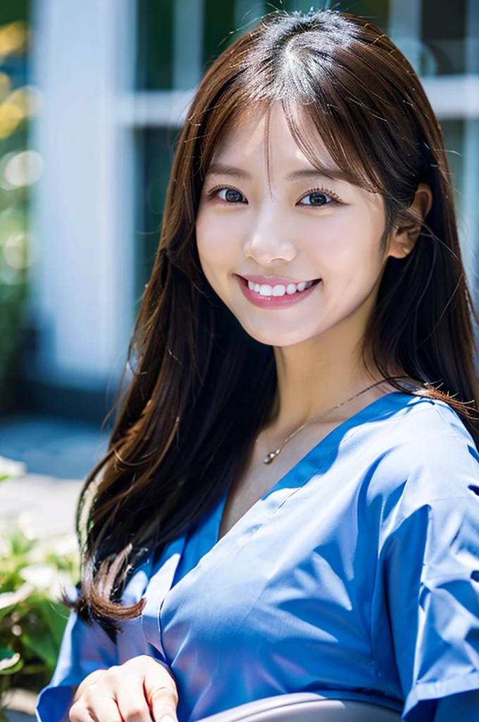 Dental hygienist, only two women 横並び smile 白色の医療スクラブ着用 日本人 黒髪 20代前半女性 Upper body close-up high resolution high resolution Highest quality smile Shooting outside