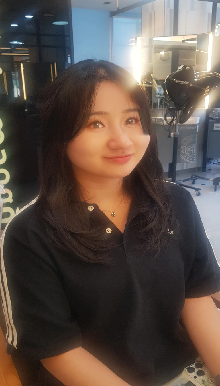 Best Quality, 8k, Masterpiece, (Portrait: 1.3), (photo realistic:1.4), (hyper realistic:1.4), Sharp Focus, looking at viewer, (smoother lighting:1.1), (increase cinematic lighting quality:0.9), realistic lighting, backlighting, light on face, ray trace, (brightening light:1.2), (Increase quality:1.4), sharp detail, (best quality real texture skin:1.4), finely detailed eyes, finely detailed face, 25 year old Korean woman
