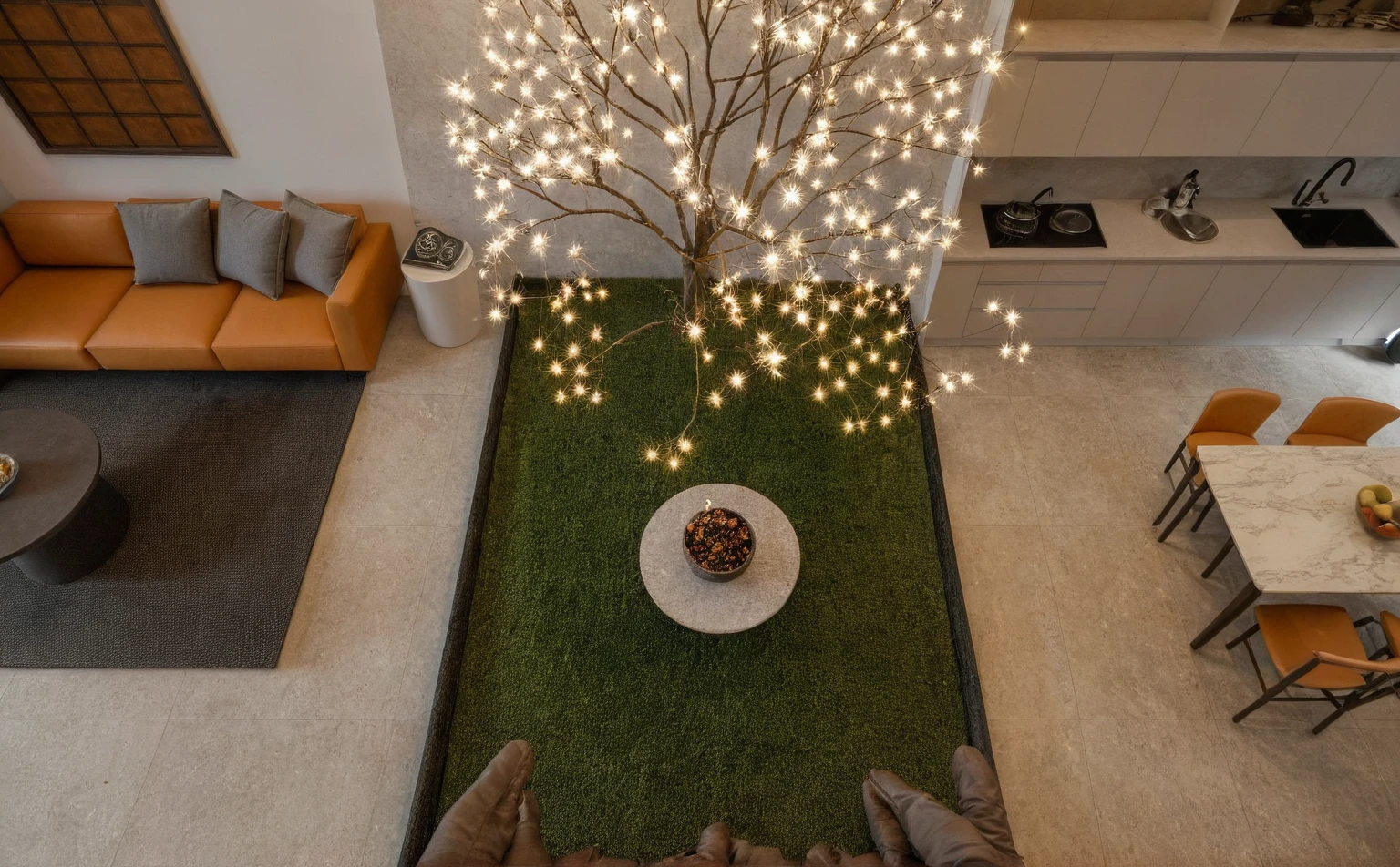 Raw photo,Masterpiece, high quality, best quality, authentic, super detail,
interior, indoors, white color,
, (daylight:1.1), vivid colour, (realistic:1.2),
