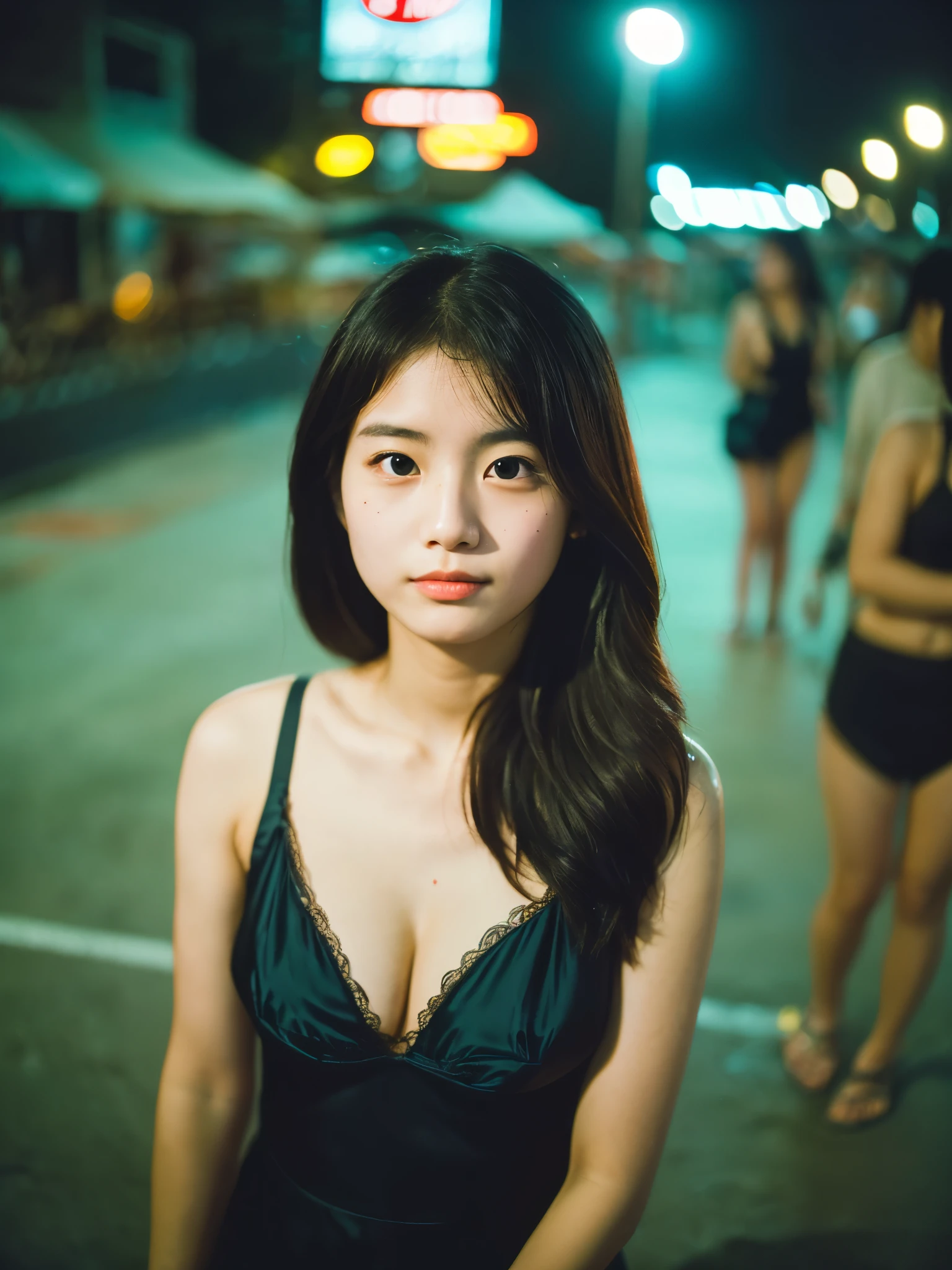 A very cute face like an idol、One 20-year-old woman with a youthful appearance、((leica 50 mm prime lens, Cine Steel 800T film, art color photography))、(Cleavage)、(((Beautiful beach at night)))、RAW Photos、Genuine、live-action、(Artistic Expression)、High resolution、masterpiece