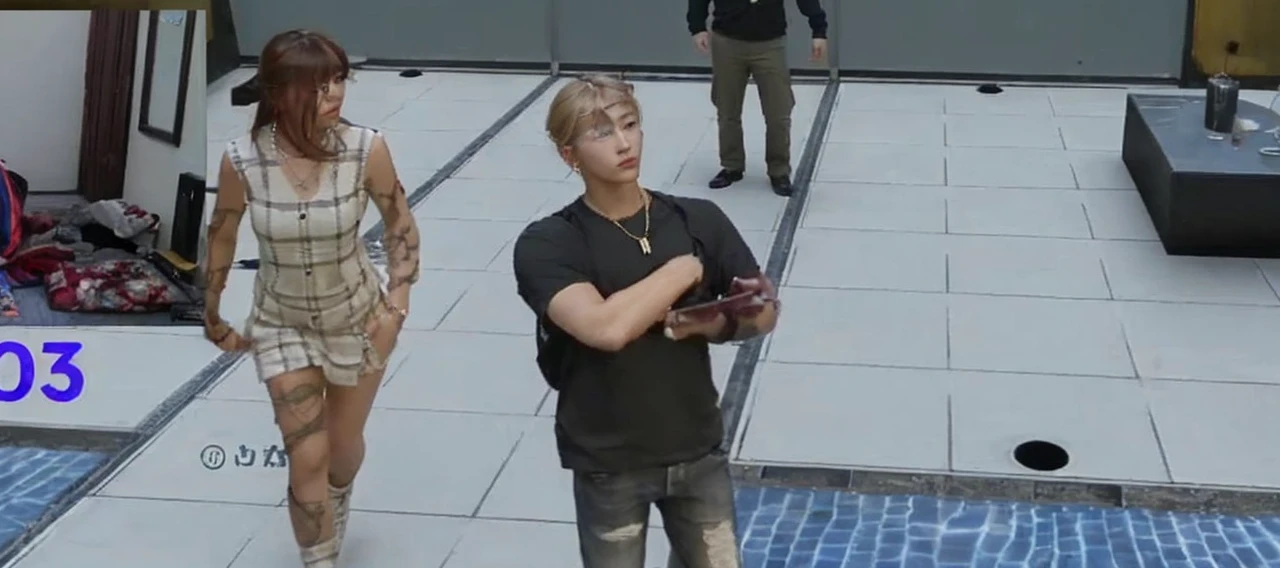 ((Highest quality, 8K, masterpiece:1.3)), concentrated: 1.2, Perfect Body Beauty: 1.4, Hip: 1.2, ((Long Hair, chest: 1.2)), (Dry clothes: 1.1) , (clear, Simple Background:1.3), Simple clothes: 1.1, Highly detailed face and skin texture,Delicate eyes, double eyelid, White skin, Rough skin、Long Hair、Bangs with earrings、necklace、 alone、Beige coat、White shirt, (((Cute Japanese Girl)))、 ((Beautiful Japanese woman 20 years old))、 ((Baby Face))、 (((Slender body)))、 Upper Body，Face Focus、necklace，Simple Background，From above， Realistic Hair、 The photo was taken:Canon EOS R6、135mm、1/1250 seconds、F2.8、ISO400、(Detailed description of the hand)、(Masseter region)、(Exquisite CGI)、Long Hair, loose and curly hair、Korean Hair、(blonde)、ゆるふわLong Hairスタイル、