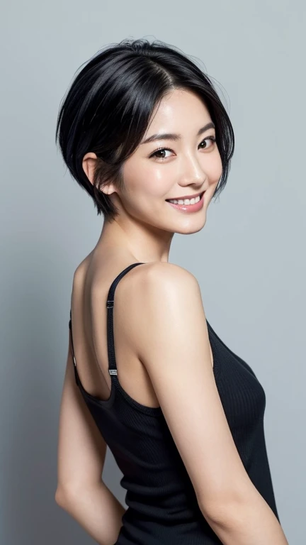 Highest quality、Japanese women、The most beautiful woman in the world、sexy、Blue-black hair color、Short Hair Style、Small face、Beautiful skin、night、Large breasts、Realistic、A big smile、turn around、An ennui look、Black tank top