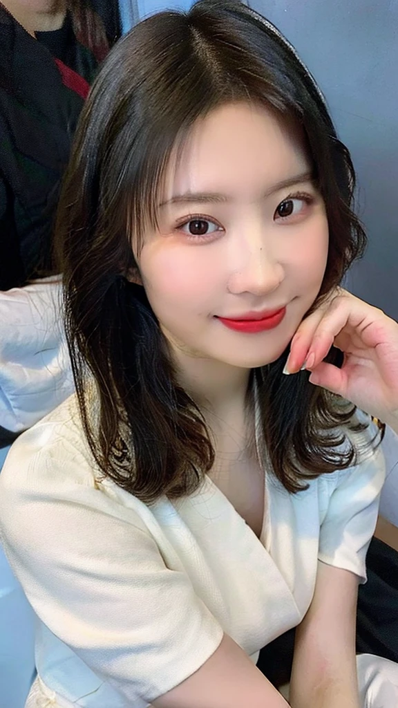 Selfie、Light clothing、Laughing、bed、Kneeling、Very short hair、short、ベリーshortカット、Highest quality, figure, Super detailed, In detail, High resolution, 8k wallpaper, Perfect dynamic composition, Beautiful attention to detail, dress,Medium Hair, Small breasts、Natural color lip, Random sexy poses,smile,24-years-old