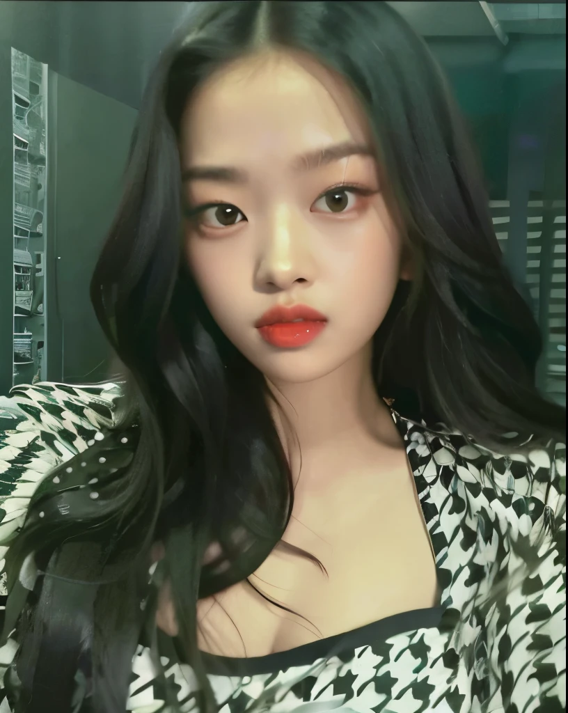 Asian woman araffed with long black hair and a black and white top, jennie blackpink, jossi do blackpink, Parque Roseanne do Blackpink, Retrato de Jossi de Blackpink, Jaeyeon Nam, Heonhwa Choe, Jinyoung Canela, tzuyu from twice, wan adorable korean face, Parque Ji-min, Korean Idol, ulzzang