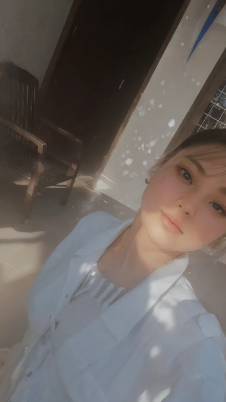 best qualityer, flawless face, hair blonde, Woman, appeared from Viviz&#39;s euna, big boobies, clear eyes