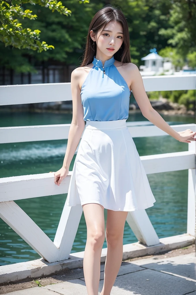 Blue with white:The combination of blue and white gives people a fresh and elegant feeling。You can choose a blue dress or top,Wear with white pants or skirt,Create a simple and elegant style。