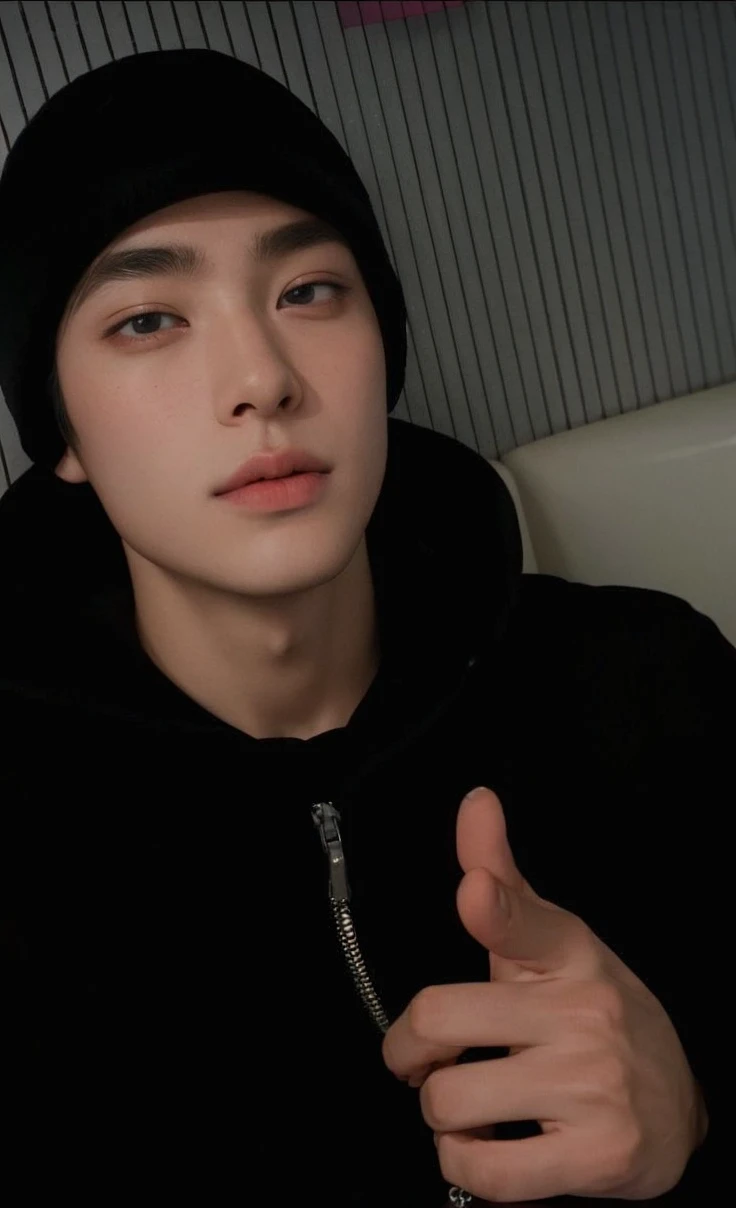 ulzzang boy, Kim Taehyung, christian bang, juicy lips