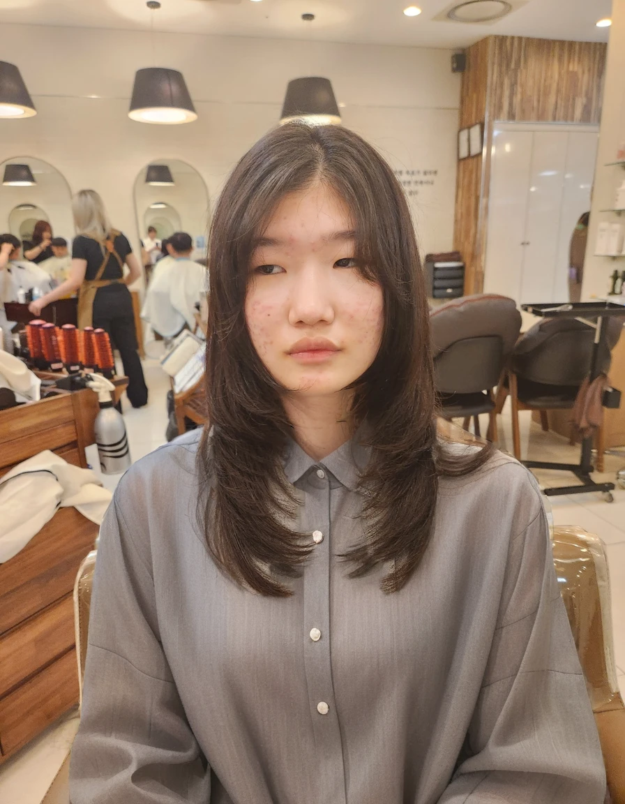 Best Quality, 8k, Masterpiece, (Portrait: 1.3), (photo realistic:1.4), (hyper realistic:1.4), Sharp Focus, looking at viewer, (smoother lighting:1.1), (increase cinematic lighting quality:0.9), realistic lighting, backlighting, light on face, ray trace, (brightening light:1.2), (Increase quality:1.4), sharp detail, (best quality real texture skin:1.4), finely detailed eyes, black_eyes, finely detailed face, 25 year old Korean woman, (white formal_shirt:1.4), (Create an image maintaining the original base model hairstyle:1.5)
