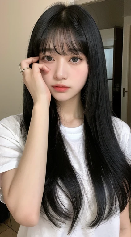 high resolution、Black Hair、long hair、With bangs、Hiding your face with your hands、woman、20-year-old、Background inside the house、Blur the background、Double、Japanese、White T-shirt、Black Skinny、Taking a selfie、Rings、Nails