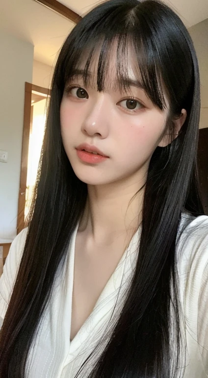 high resolution、Black Hair、long hair、With bangs、woman、20-year-old、Background inside the house、Blur the background、Japanese、White Shirt、Black Skinny、Taking a selfie、Do not photograph faces、Chest up