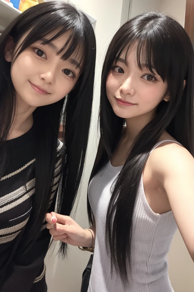 Japanese　Long Black Hair　Two-shot with friends　Selfie　