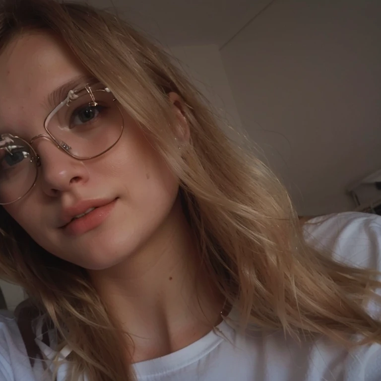 blond woman with glasses and a white shirt taking a selfie, with glasses, 18 year old, girl with glasses, 🤤 Girl portrait, Aleksandra Waliszewska, 1 , with glasses on, 19-year-old girl, profile pic mit Porträtfoto, wearing glasses, Picture of very, very poor quality, profile pic, very accurate photo