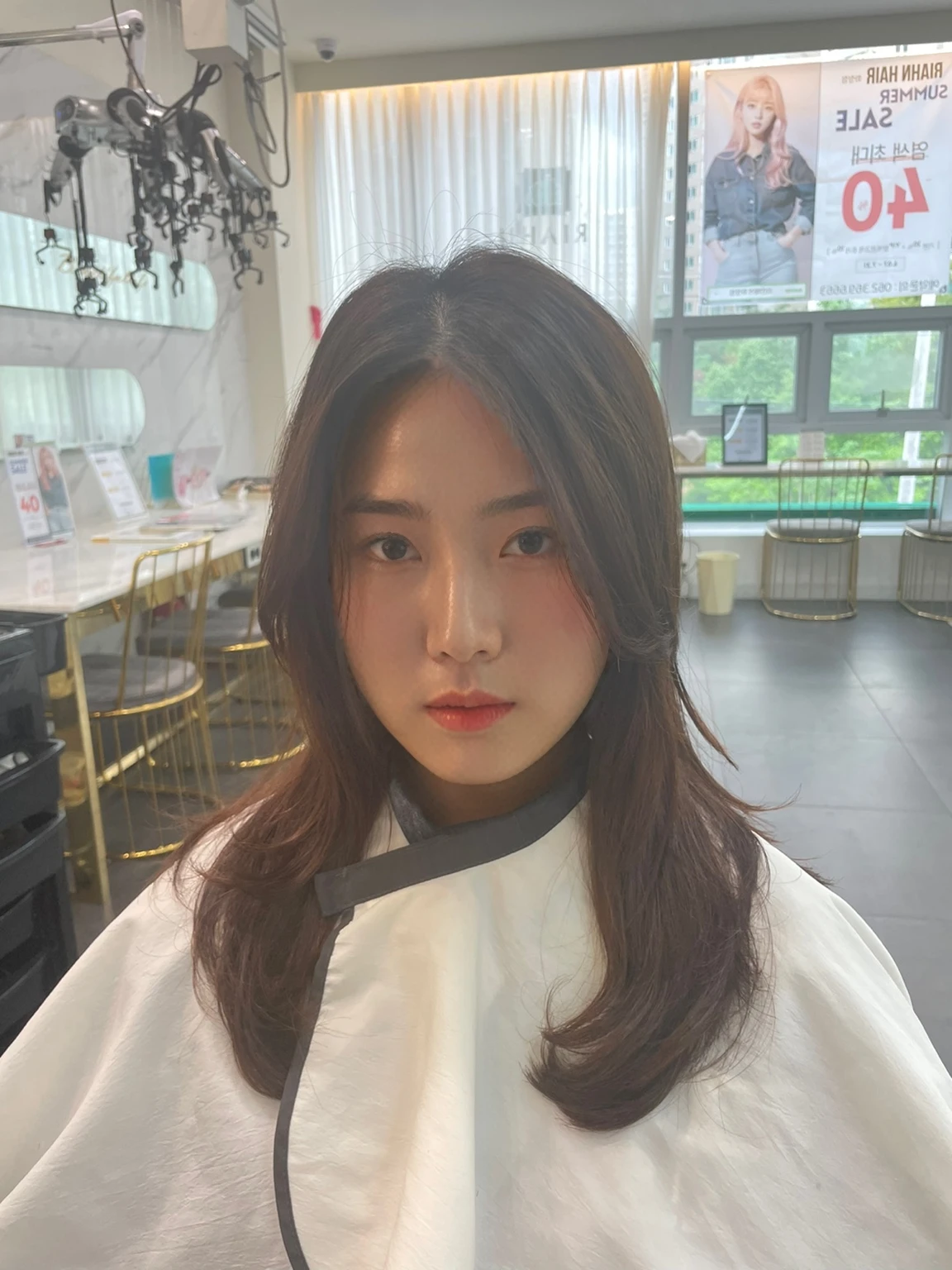 Best Quality, 8k, Masterpiece, (Portrait: 1.3), (photo realistic:1.4), (hyper realistic:1.4), Sharp Focus, looking at viewer, (smoother lighting:1.1), (increase cinematic lighting quality:0.9), realistic lighting, backlighting, light on face, ray trace, (brightening light:1.2), (Increase quality:1.4), sharp detail, (best quality real texture skin:1.4), finely detailed eyes, black_eyes, finely detailed face, 25 year old Korean woman