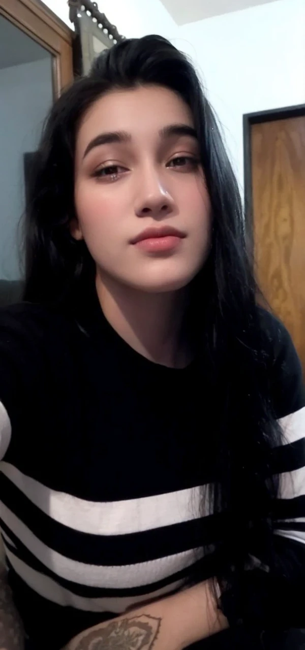 pale lips , pretty girl
