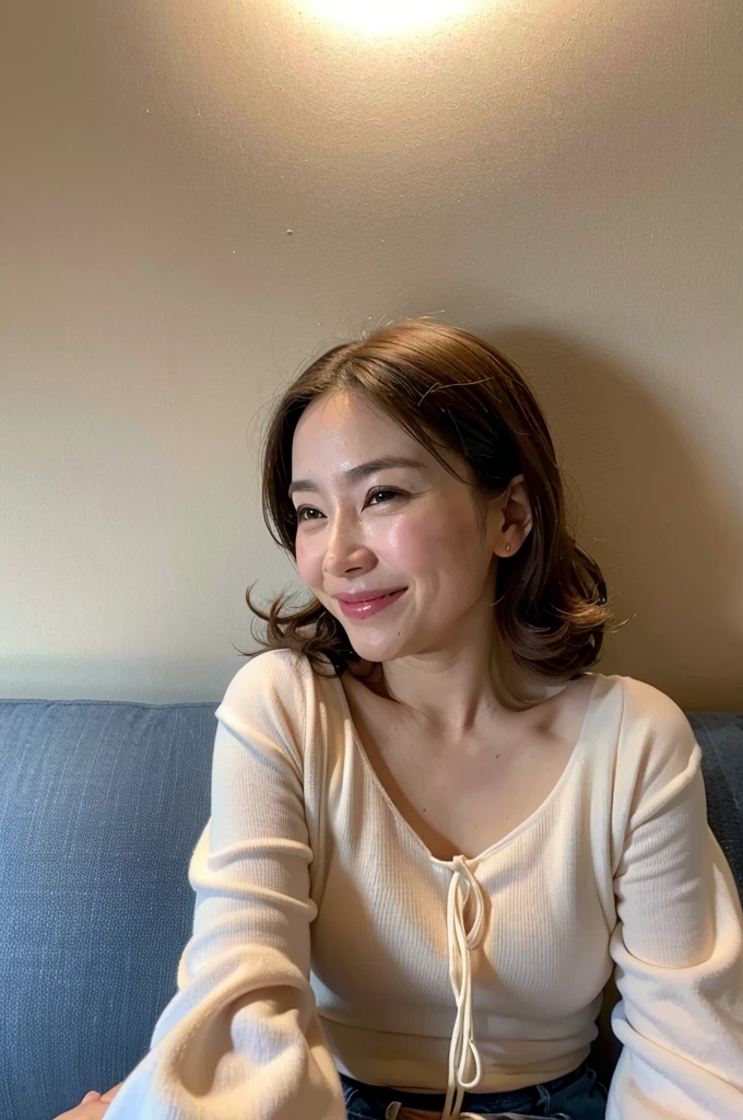 (8K、RAWE Photo、Highest quality、masterpiece:1.2)、(Real、Photorealistic:1.37)、Super detailed、Ultra-high resolution、1 girl、Beautiful detailed face、(Feather Cut: 0.6)、Professional Lighting、The lighting is bright、actress、model、Japanese、Full body、Wide-angle shot、Daytime、bright、 simple background ,Simple Background、Model posing, full body , cowboy shot ,40-year-old woman、Mature Woman、smile、Left arm slightly raised、