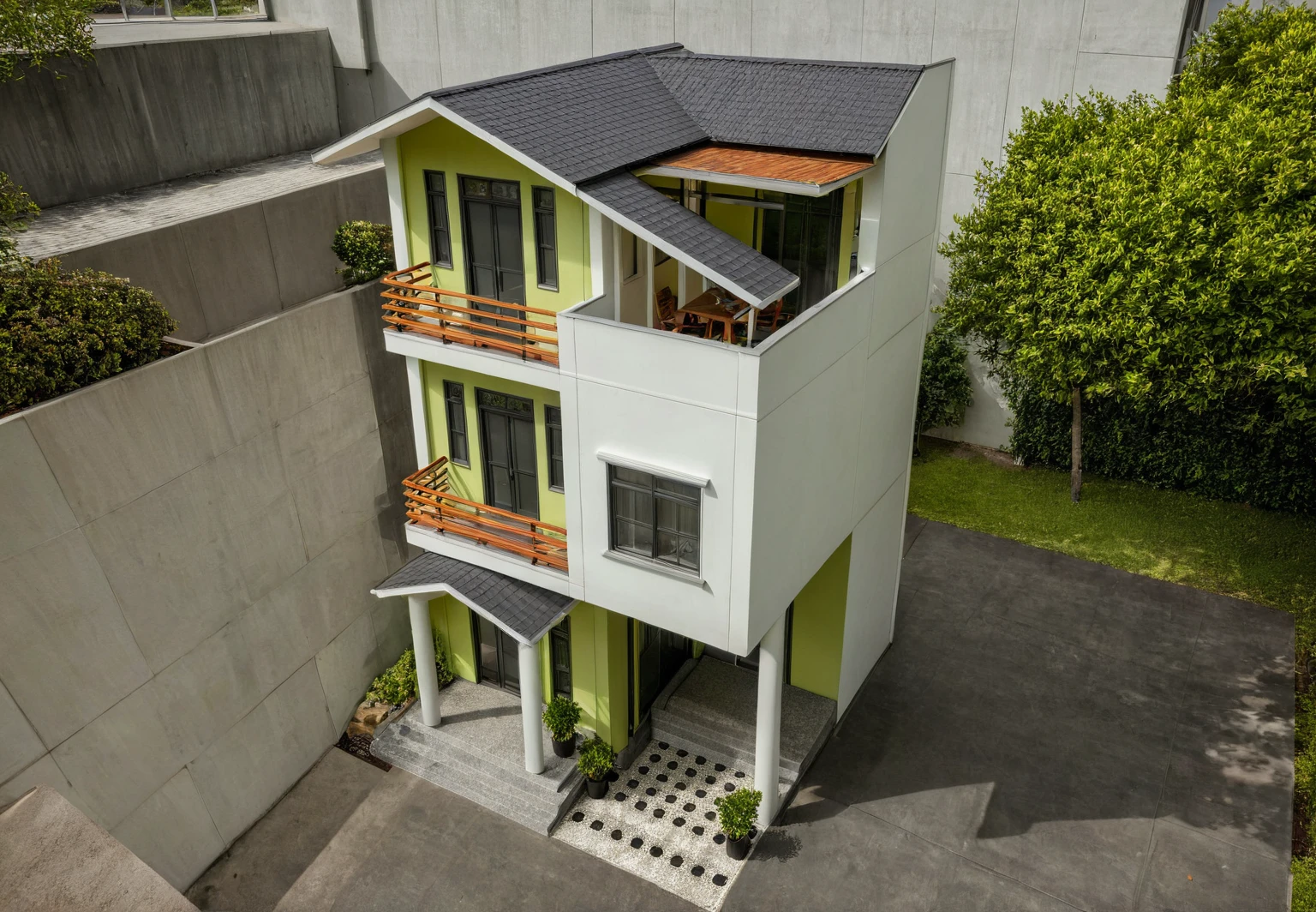 Raw photo, Masterpiece, high quality, best quality, authentic, super detail, architecture, house, outdoors,  style modern, minimalist line, wooden, white paint wall, japan style, wasabi style, Jen style, steel stair, glass railing, paint wall decor, tree, street