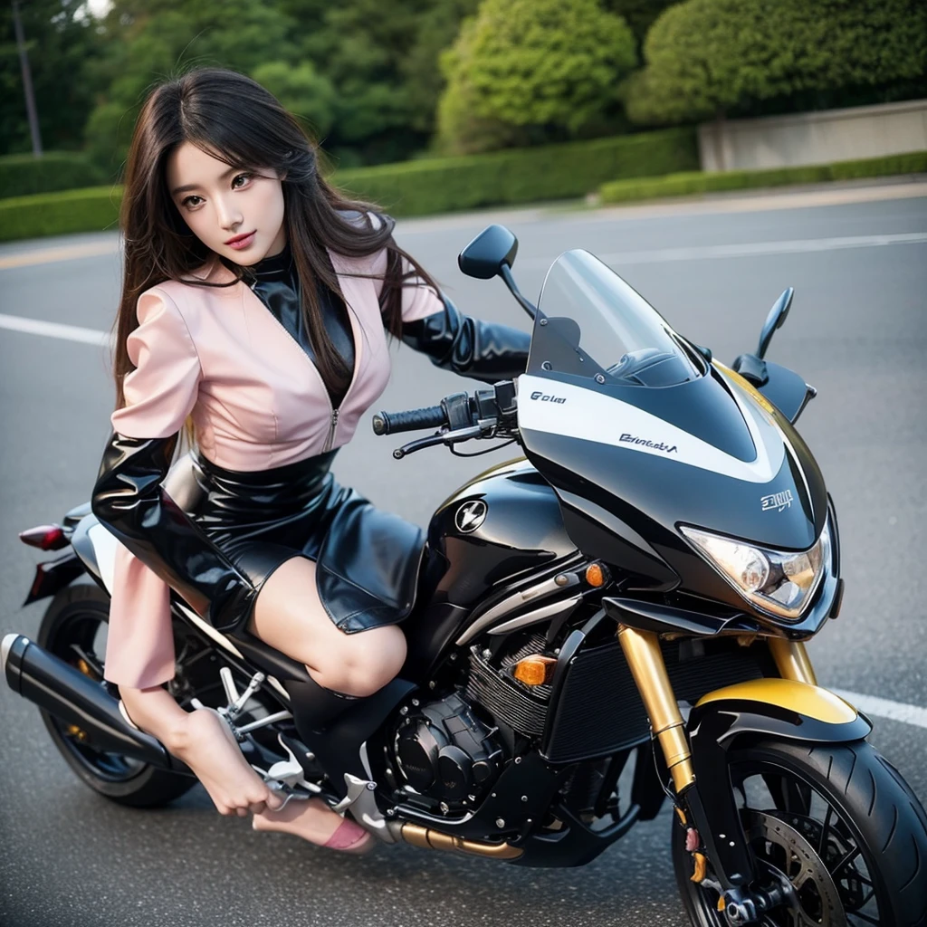 Beauty、Beautyライダー、beautiful girl、Beauty、Female Pabiker、Motorcycle rider suit、beauty、Beautiful woman、Handsome woman、mini skirt、Fancy bodysuits、Colorful rider suits、Riding on motorcycle、Sexy pose、Rider suits with company logos、Colorful rider suits