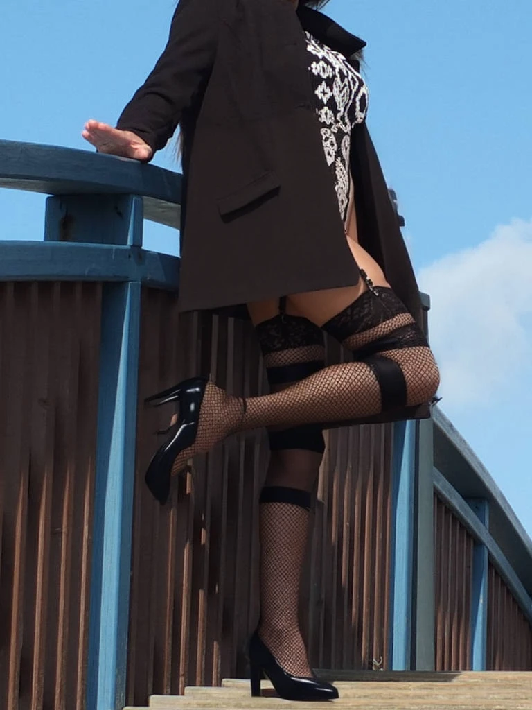 nude, stockings, lace garter, boots, photo