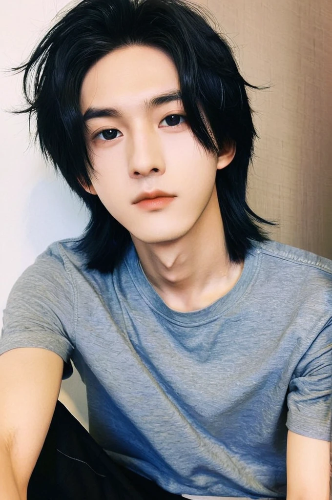 One boy、Young man with black hair（Mash Straight)((Long Hair)），With nape、Long enough to cover the earale K-Pop Idols、Levi Ackerman、Medium portrait、chop、Beautiful Model、Oval Face、Vivid、Selfie、（In a dark room）、The whole body is shown、((Full body photo))