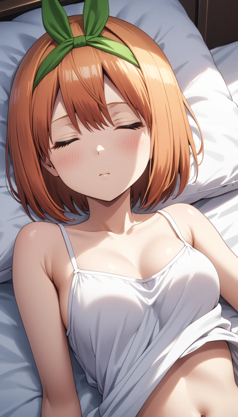 (Highest quality、Masterpiece、Very detailed、4K)、One Woman、17 years old、Orange Hair、short hair、(((Nakano Yotsuba)))、chest、arm、Beautiful armpits、(Sleeping in bed)