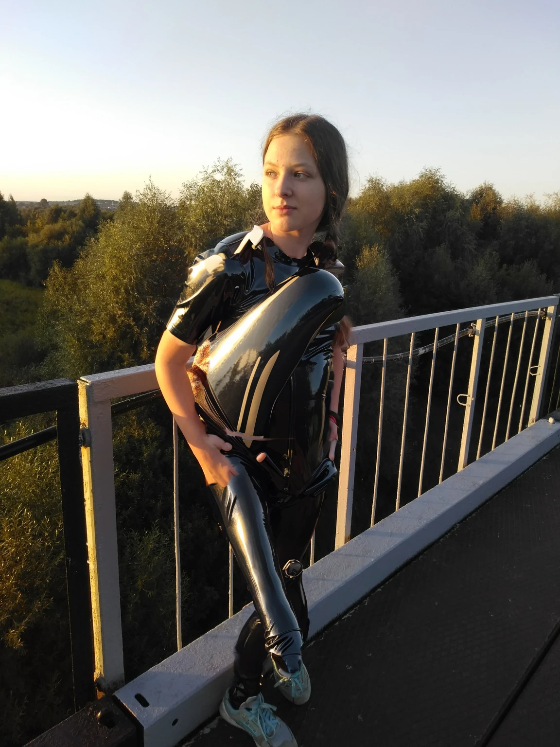 Black latex, latex (black)