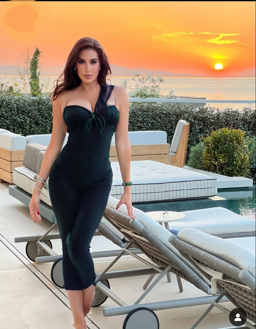 a woman (only Wearing green Bikini tops,bikini bottoms,String Only Micro Bikini,Very large breasts, :1.3)